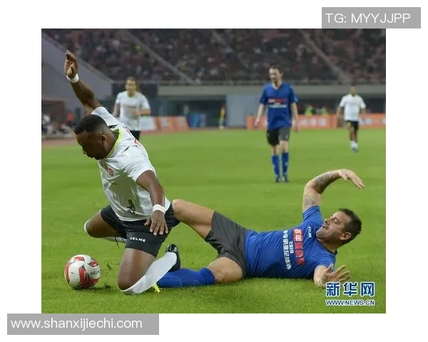 足球明星的辉煌历程与传奇故事探秘之旅