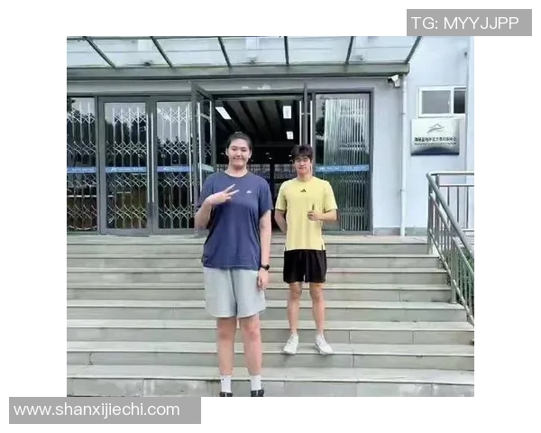 足球明星与篮球明星身高对比探讨运动员体型对比赛的影响 足球明星与篮球明星身高对比探讨运动员体型对比赛的影响